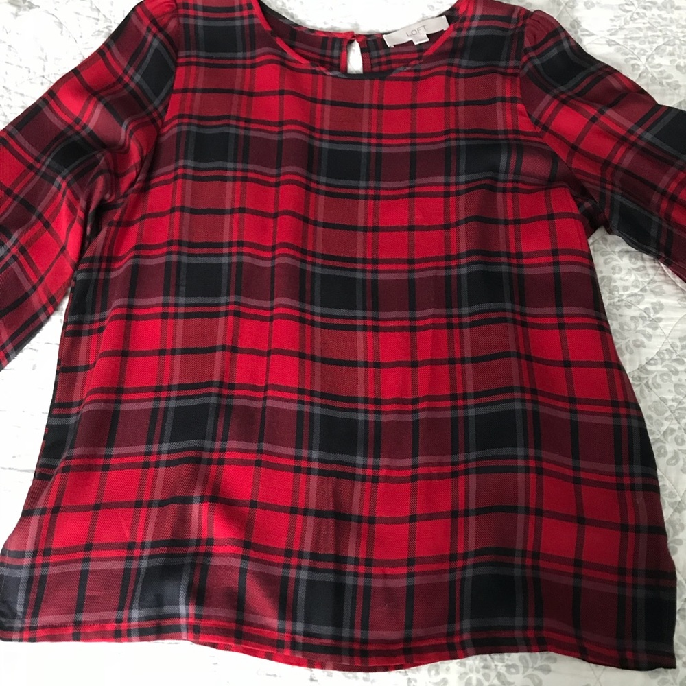 Perfect Plaid LOFT top. Size M. EUC.